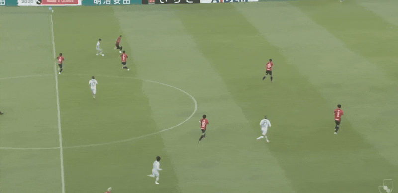 开云体育官网-日职联半场：绀野和也屡造险，鹿岛鹿角暂0-0福冈黄蜂