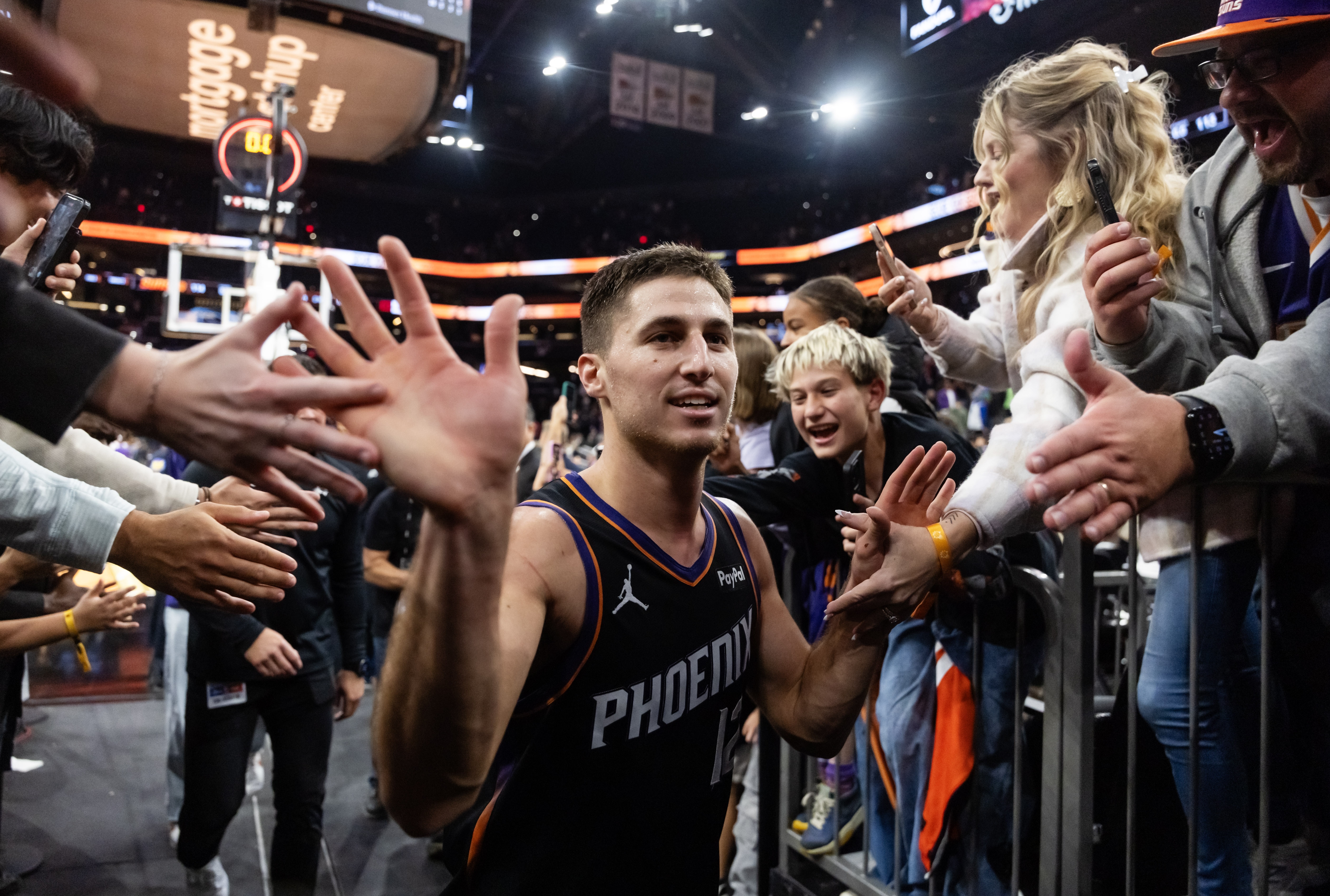 开云体育官网-膝盖韧带撕裂+腿部骨折击不垮他 格林复出得给太阳落选秀打替补？